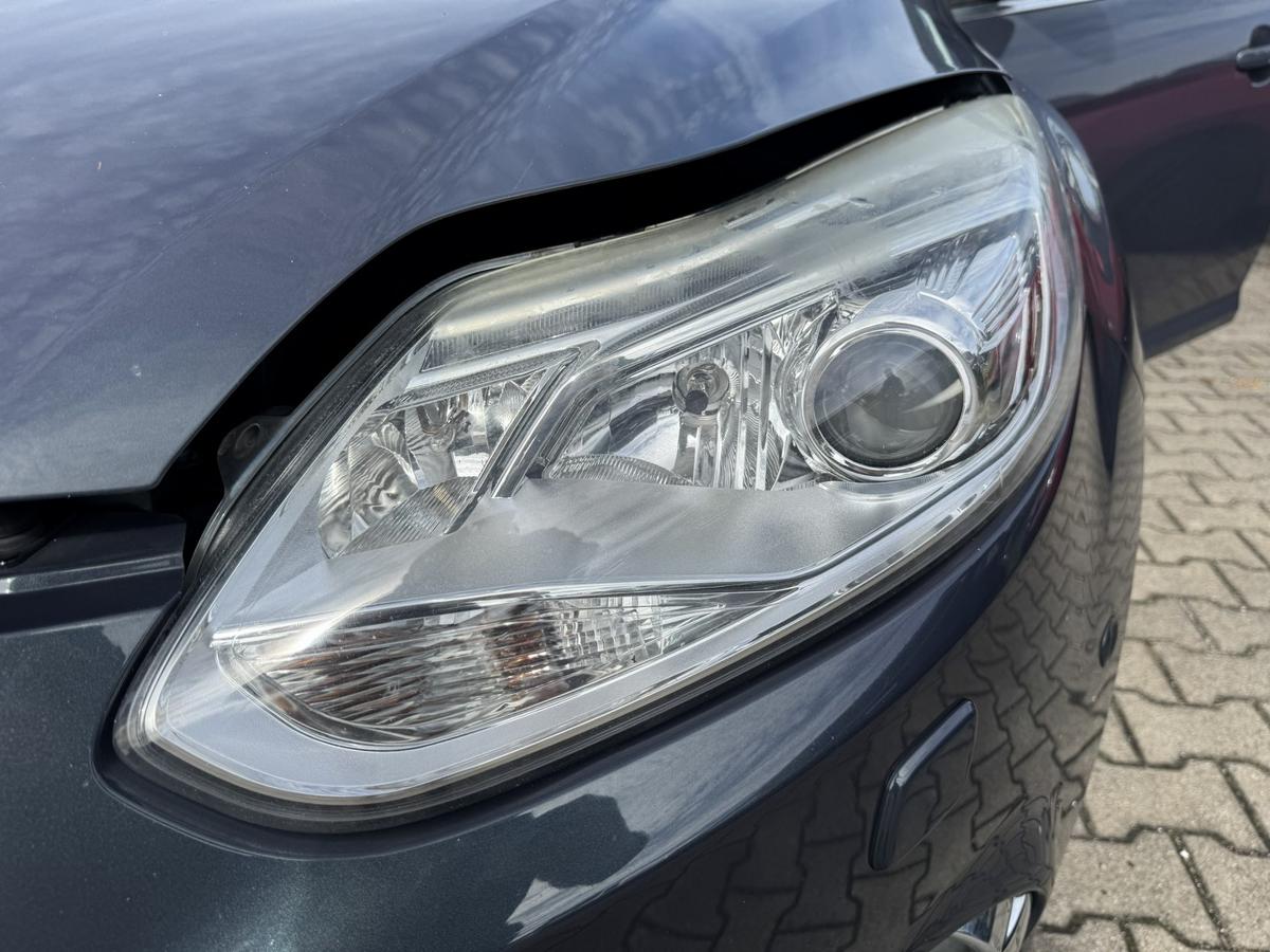 Ford Focus 3 original Xenonscheinwerfer vorn links Bj.2011